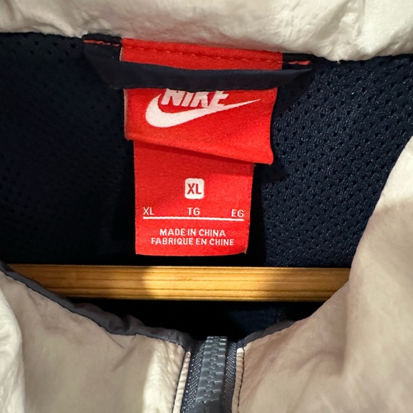 Nike windbreaker - Picture 2 of 2